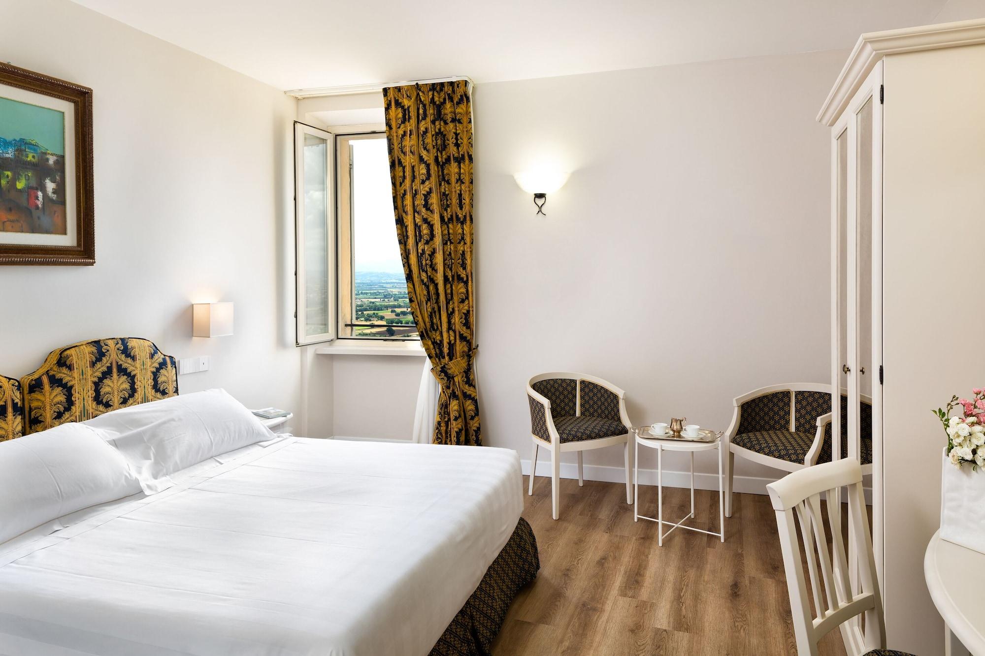 Hotel Fontebella Asyż Zewnętrze zdjęcie
